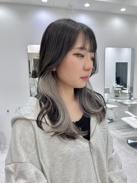 イリ(iLi) 【iLi×Ryong】インナーカラー/ホワイトシルバー