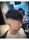 1801黒髪ツイストスパイラルパーマスペインカールバーバー