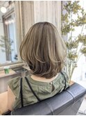 脱白髪染めミルクティーベージュ白髪ぼかしレイヤーカット
