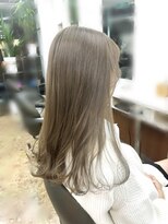 ヘアアートヒサ(HAIR ART hisa)&nbsp;「RYOKO」304050代 インナーシルバー×ライトアッシュベージュ