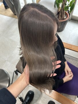 アドア 横浜(ADORE) 艶感たっぷりやグレージュカラー