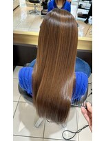 セッツ(Set's)&nbsp;ブリーチ履歴3回髪質改善縮毛矯正　乾かしただけの仕上がり！！