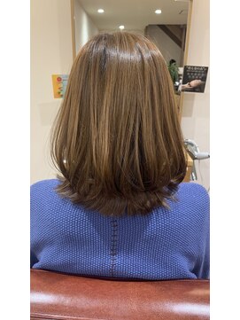 美容室 アイディー i-dee ミディアムレイヤー