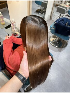 リラエ(Lyrae) 縮毛矯正/髪質改善/美髪カラー/トリートメント【大阪/西梅田】