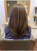 レイヤーカット×柔らかアッシュグレー