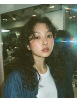 アンヌ&nbsp;ウエット質感のウェーブパーマ