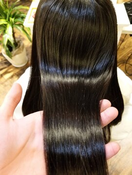 ベレッタ 枚方店(veretta.) veretta.髪質改善/30代/40代/50代　担当：小林/ストレートロング