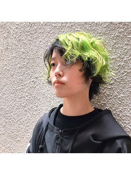 Coni インナーカラー 黄緑 ショート L コニ Coni のヘアカタログ ホットペッパービューティー