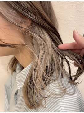 ジィップクリニカ(Zip clinica) インナーカラー 担当近森