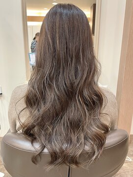 アルターリール(aL ter Rire) ブラウンベージュ/白髪ぼかしハイライト/中村郁未