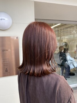 ジェムバイアルテフィーチェ(gem by artefice) 切りっぱなしロブ×ピンクベージュ