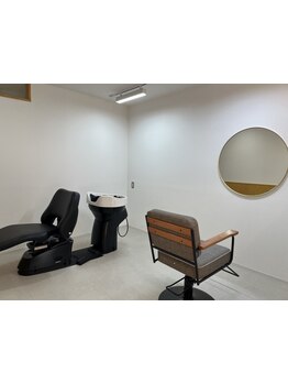 1席だけの完全プライベートサロンで丁寧なマンツーマン施術◎落ち着きのある上質空間で極上サロンタイム♪