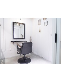 お客様にリラックスした時間を過ごしていただけるように御予約の調整をしております。