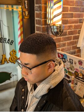 バレス 田町(BALES) <理容室>[メンズ/床屋/シェービング/ヘッドスパ/田町/芝浦]