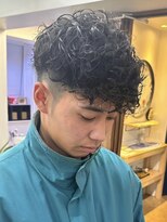 ウェイビーエフティフィフス 横浜西口(WAVEY ft.fifth) 横浜スペインカールラルフカールーズパーマスキンフェード30代◆