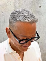バーバーバー ナカノ(BARBER BAR NAKANO)&nbsp;【BOSS STYLE】グレイヘアを活かす大人の爽快ショート