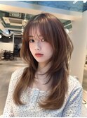 >>フェミニンハッシュカット