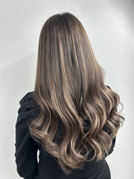 ベルグローアルファ(BELLE GROW ALPHA) レイヤーカット/ミルクティーグレージュ/ダブルカラー/エクステ