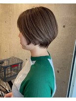 ロッカヘアエジェ(ROCCA hair eje.)&nbsp;シアーベージュの大人ショートデザインカラー