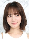 表参道白髪ぼかしハイライトミディアムボブアッシュグレー50代