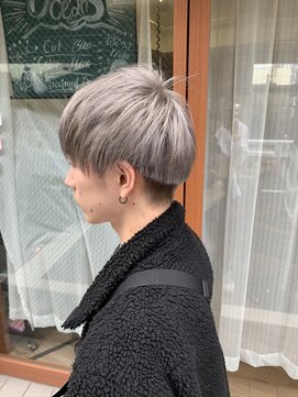 ハグ 横浜(HUG) 前下がりマッシュ ホワイトグレージュ