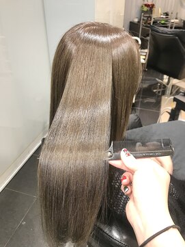 ラブクロムトーキョー オモテサンドウ(LOVECHROME OMOTESANDO) グレージュ/ミントベージュ/メルティカラー☆表参道髪質改善