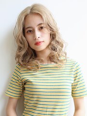 <LUA by aivee>LAガール風！ブロンド×カーリーヘアスタイル