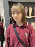 グレーベージュカーキベージュニュアンスカラーブリーチボブ