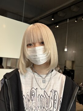 モニカ(MONIQA) ホワイトベージュ