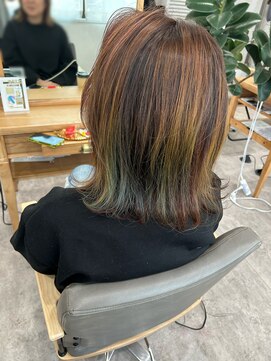 シロ(shiro.) さりげにハイライト個性的カラー