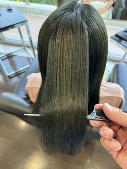 ヘアーサロン アージュ 伏見本店(hair salon age)の写真/《厳選された薬剤とダメージレス施術》髪への負担を最大限取り除き実現する自然な縮毛矯正/ストレート＊
