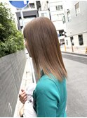 くすみベージュカラー
