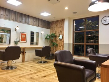 アレス ヘアーリビング ARES・HAIRLIVINGの写真/ゆったりとした空間で過ごす、癒しの時間。自分だけのプライベートサロンで贅沢なサロンタイムを楽しんで。