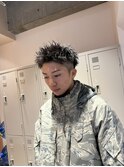 スパイキーショートアップバング刈り上げ