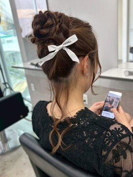 ジゼル 梅田(GiseL) カチモリ ハーフアップ シニオン 編みおろし 結婚式 お呼ばれ