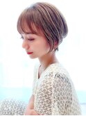 後頭部に丸みを出した束感ショートボブ
