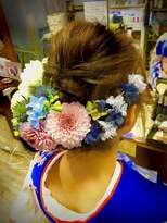 ビューティーワークスループライン(beautyworks LoopLine)&nbsp;生花をふんだんに使ったアップスタイル