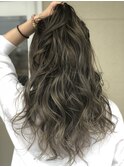 オリーブグレージュカラー