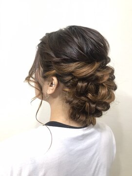 ティーラボ(T Labo) ボリュームシニヨン