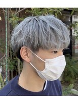 バレッタガーデン(VALETTA GARDEN)&nbsp;ホワイトカラー（ツーブロック/メンズ/パーマ/ブリーチ/眉毛）