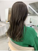 透明感たっぷりのオリーブカラー