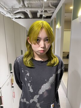 ムーム(Momb) 少し派手めライムイエローカラー