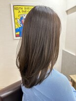 インビテーション(invitation) 艶カラー・レイヤー・アッシュブラウン