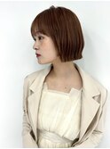 グレージュ切りっぱなしボブ前髪ありミニボブミルクティベージュ