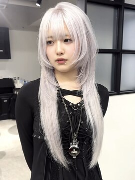 ソルバイジゼル(sol by gisele) 10~20代に人気！ロングウルフ×ホワイト