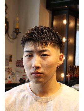 ツーエイチ 新宿(2H) 新宿/ラフショート/ローフェード