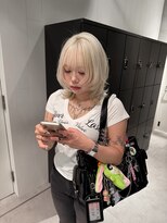 ヴァーディ オモテサンドウ(Vardy omotesando)&nbsp;ホワイトブロンド