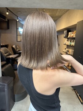 サニー 渋谷(SUNNY) バレイヤージュ、ハイライト、レイヤーロング、グレーベージュ