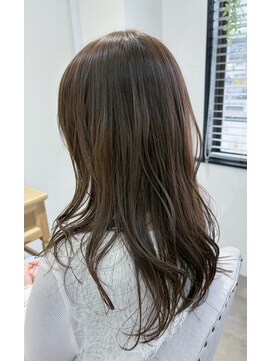 オリーブグレージュ