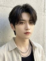 ノラキチジョウジ(NORA KICHIJOJI)&nbsp;毛流れセンターパートカルマパーマツーブロック韓国マッシュ